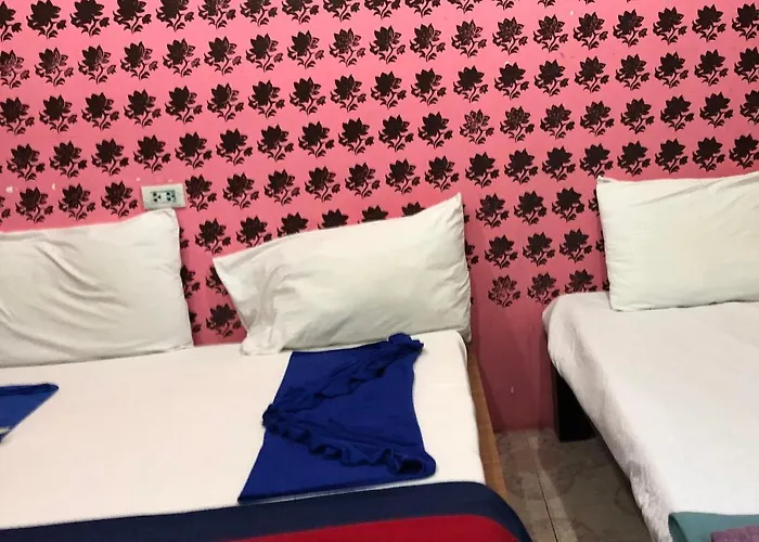 Hotel Oyo 1146 Paris In