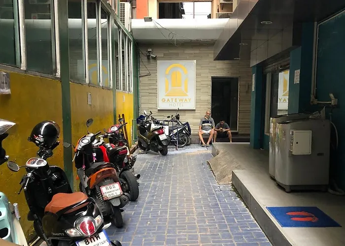 Hotel Oyo 1146 Paris In Bangkok